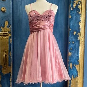 Elegant Pink Dress with Sequins